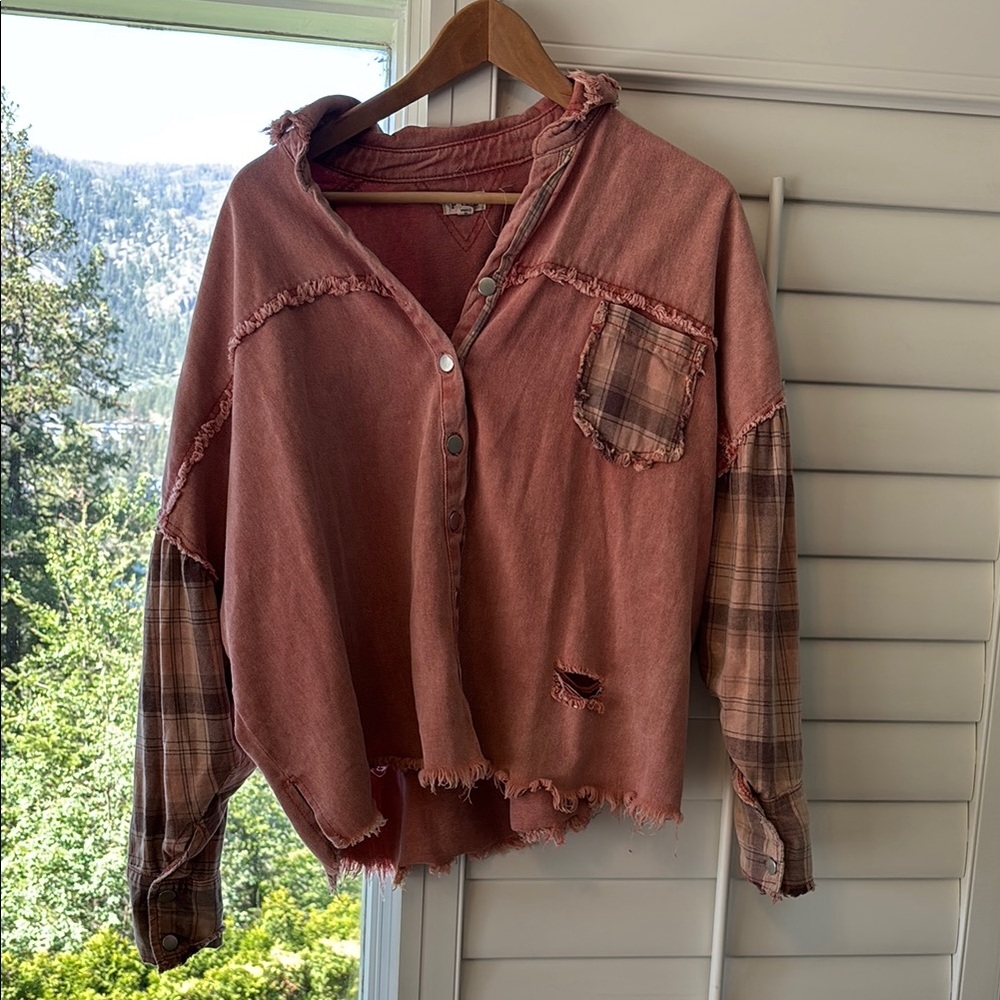 POL Distressed Faded Red/pink Fringe Patchwork Oversized Button-Up Shirt – Med